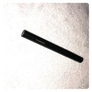 MAC Rebeleyes Gel Liner